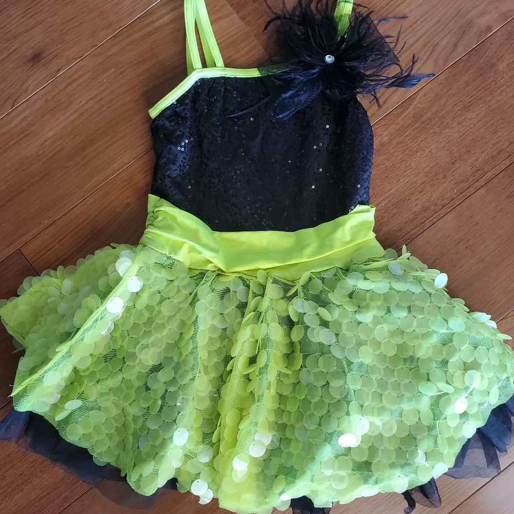 WEISSMAN MEDIUM CHILD DANCE COSTUME